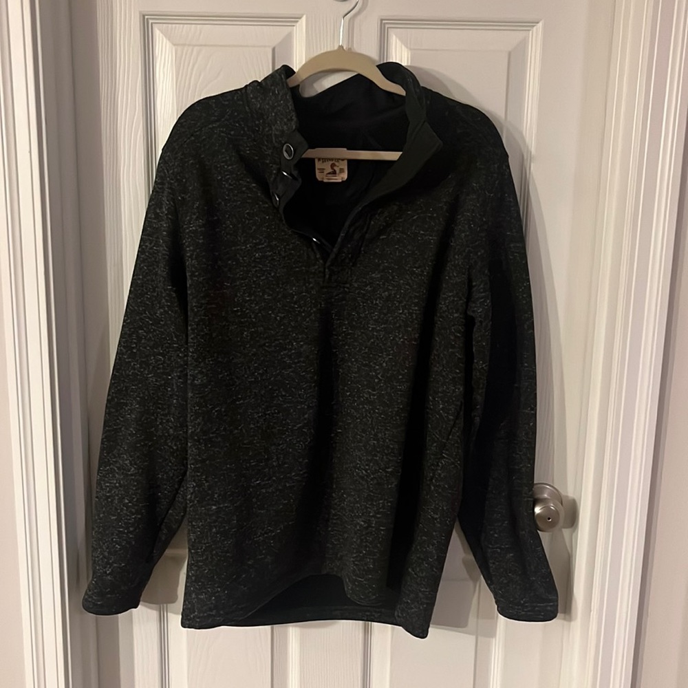 Men’s dark pullover
